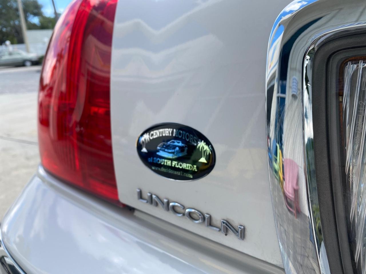 2011 Lincoln Town Car Signature Limited 1 OWNER Pompano Beach FL