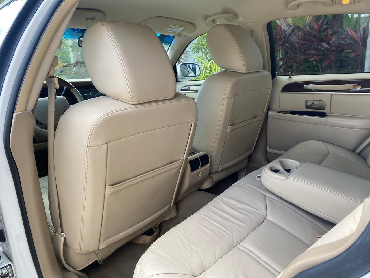2011 Lincoln Town Car Signature Limited 1 OWNER Pompano Beach FL
