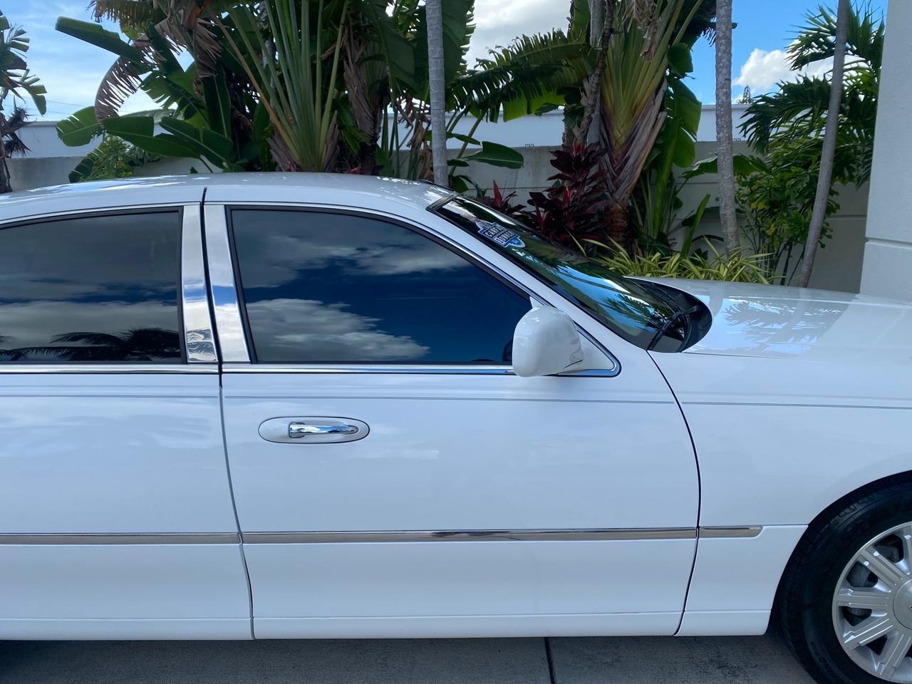 2011 Lincoln Town Car Signature Limited 1 OWNER Pompano Beach FL