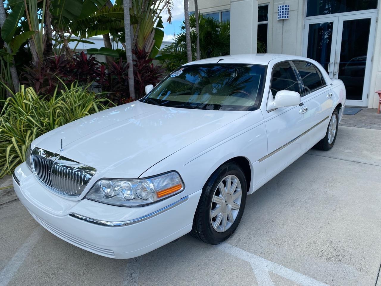 2011 Lincoln Town Car Signature Limited 1 OWNER Pompano Beach FL
