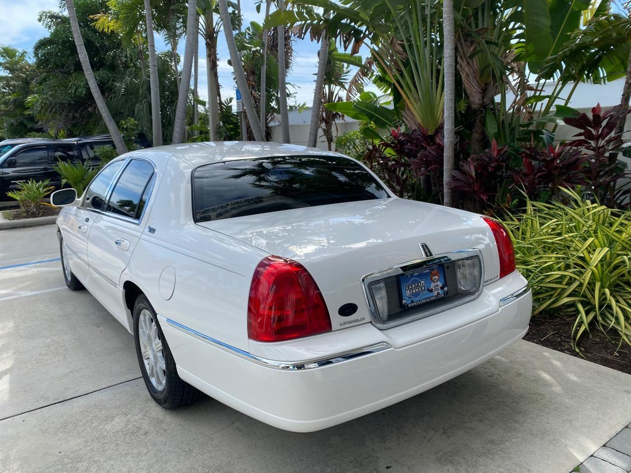 2011 Lincoln Town Car Signature Limited 1 OWNER Pompano Beach FL
