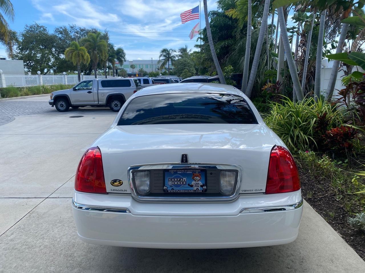 2011 Lincoln Town Car Signature Limited 1 OWNER Pompano Beach FL