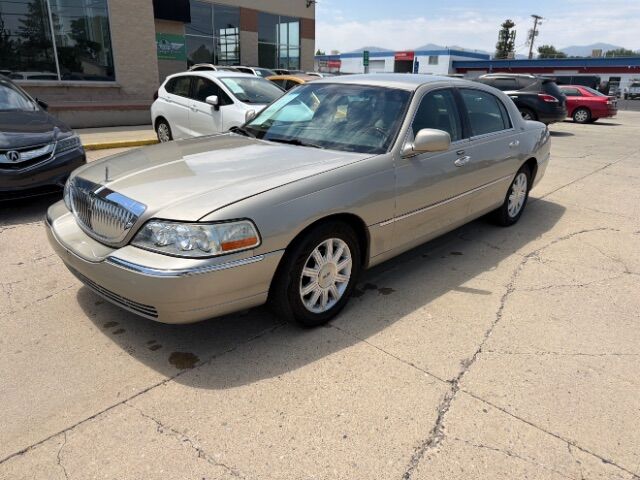 2011 Lincoln Town Car Signature Limited