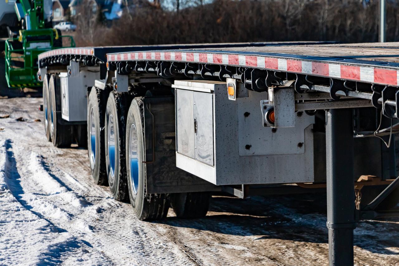 2011 Lode King Super B Flatdeck Trailers Red Deer AB