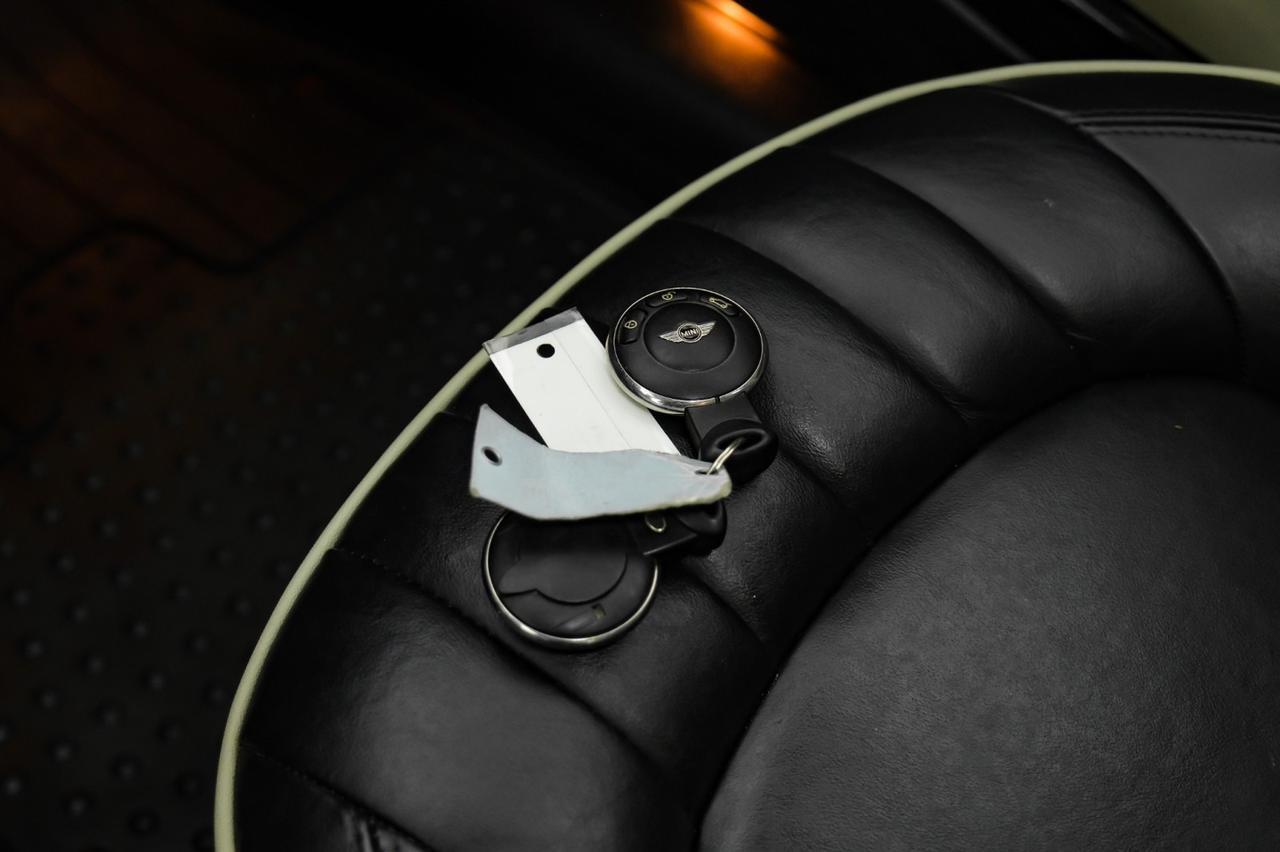 2011 MINI Countryman S AWD PANORAMA LEATHER HEATED SEATS PUSH BUTTON START BLUETOOTH PADDLE SHIFTERS Carrollton TX