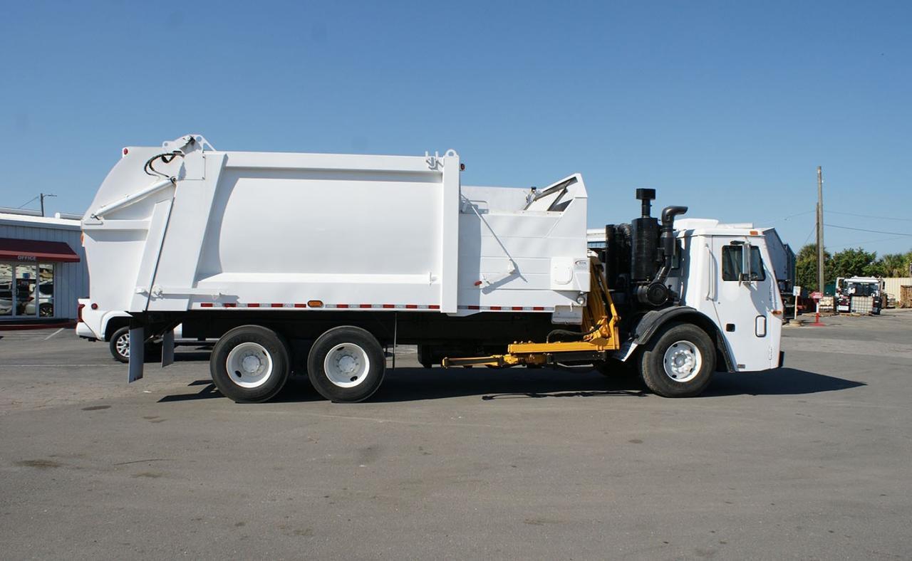 2011 Mack LEU613 28 Yard Heil Side Loader Garbage Truck Tampa FL