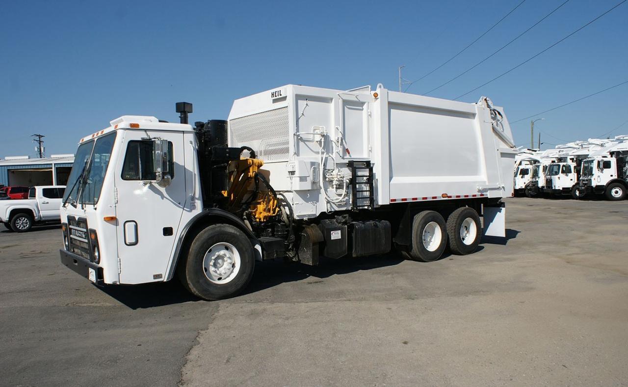 2011 Mack LEU613 28 Yard Heil Side Loader Garbage Truck Tampa FL