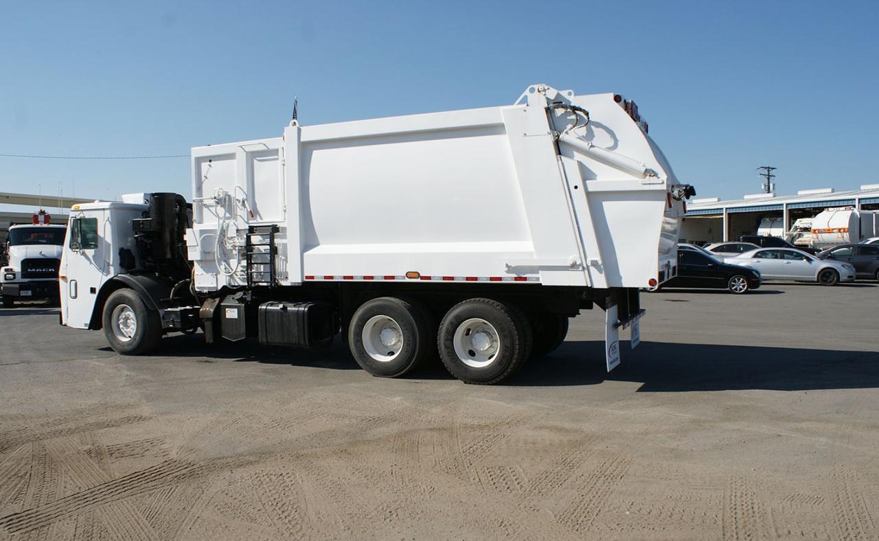 2011 Mack LEU613 28 Yard Heil Side Loader Garbage Truck Tampa FL