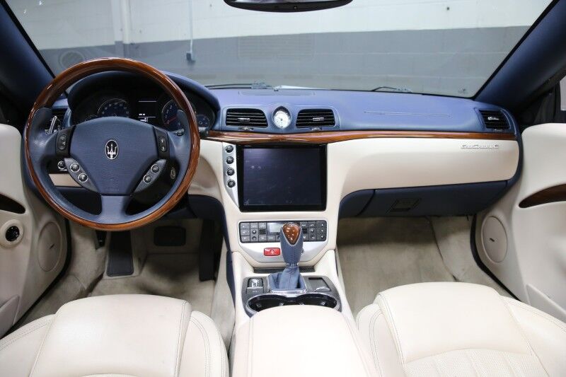 2011 Maserati GranTurismo Convertible Plainview NY