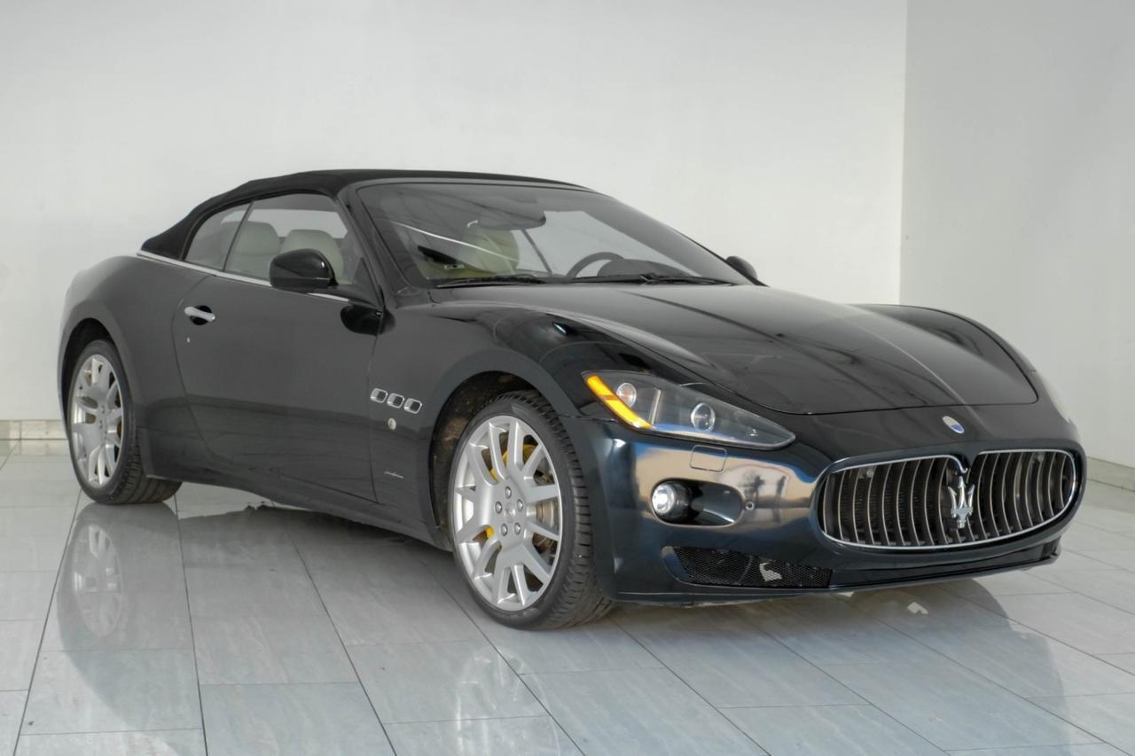 2011 Maserati GranTurismo Convertible NAVIGATION LEATHER HEATED SEATS FRONT AND REAR PARKING SENSORS P