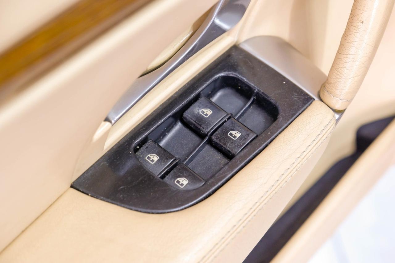 2011 Maserati GranTurismo Convertible NAVIGATION LEATHER HEATED SEATS FRONT AND REAR PARKING SENSORS P Carrollton TX