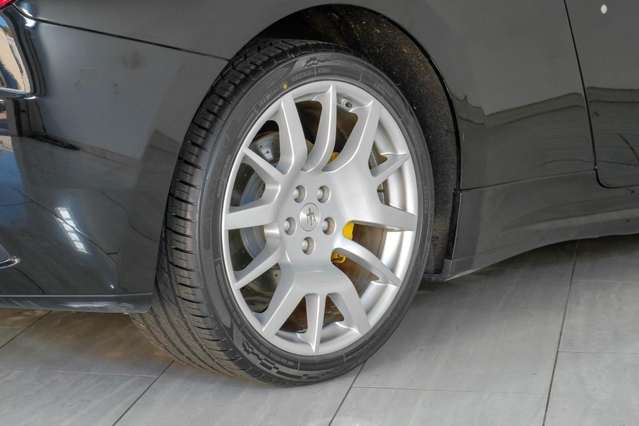 2011 Maserati GranTurismo Convertible NAVIGATION LEATHER HEATED SEATS FRONT AND REAR PARKING SENSORS P Carrollton TX