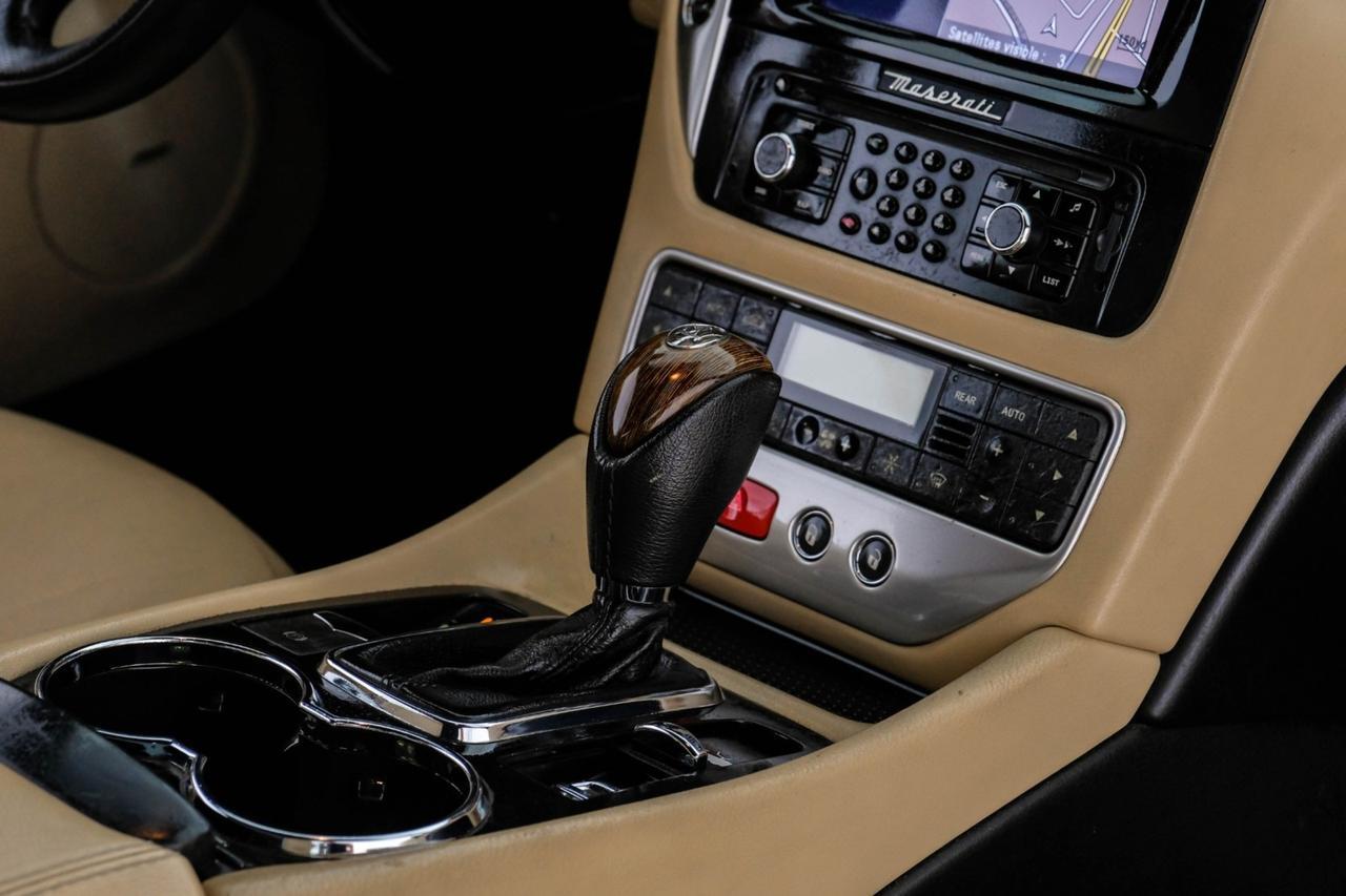 2011 Maserati GranTurismo Convertible NAVIGATION LEATHER HEATED SEATS FRONT AND REAR PARKING SENSORS P Carrollton TX