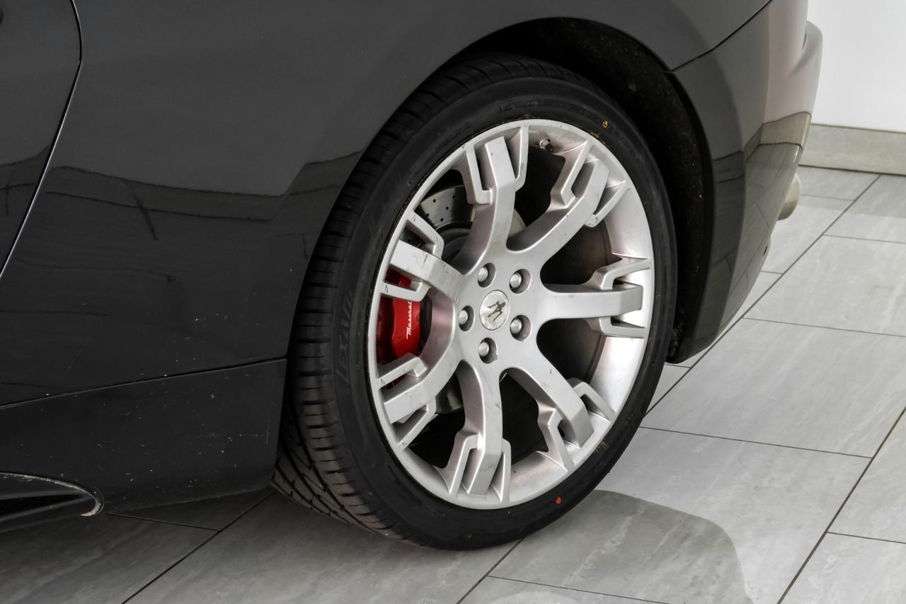 2011 Maserati GranTurismo S NAVIGATION LEATHER HEATED SEATS FRONT AND REAR PARKING SENSORS PADDLE SHIFTERS Carrollton TX