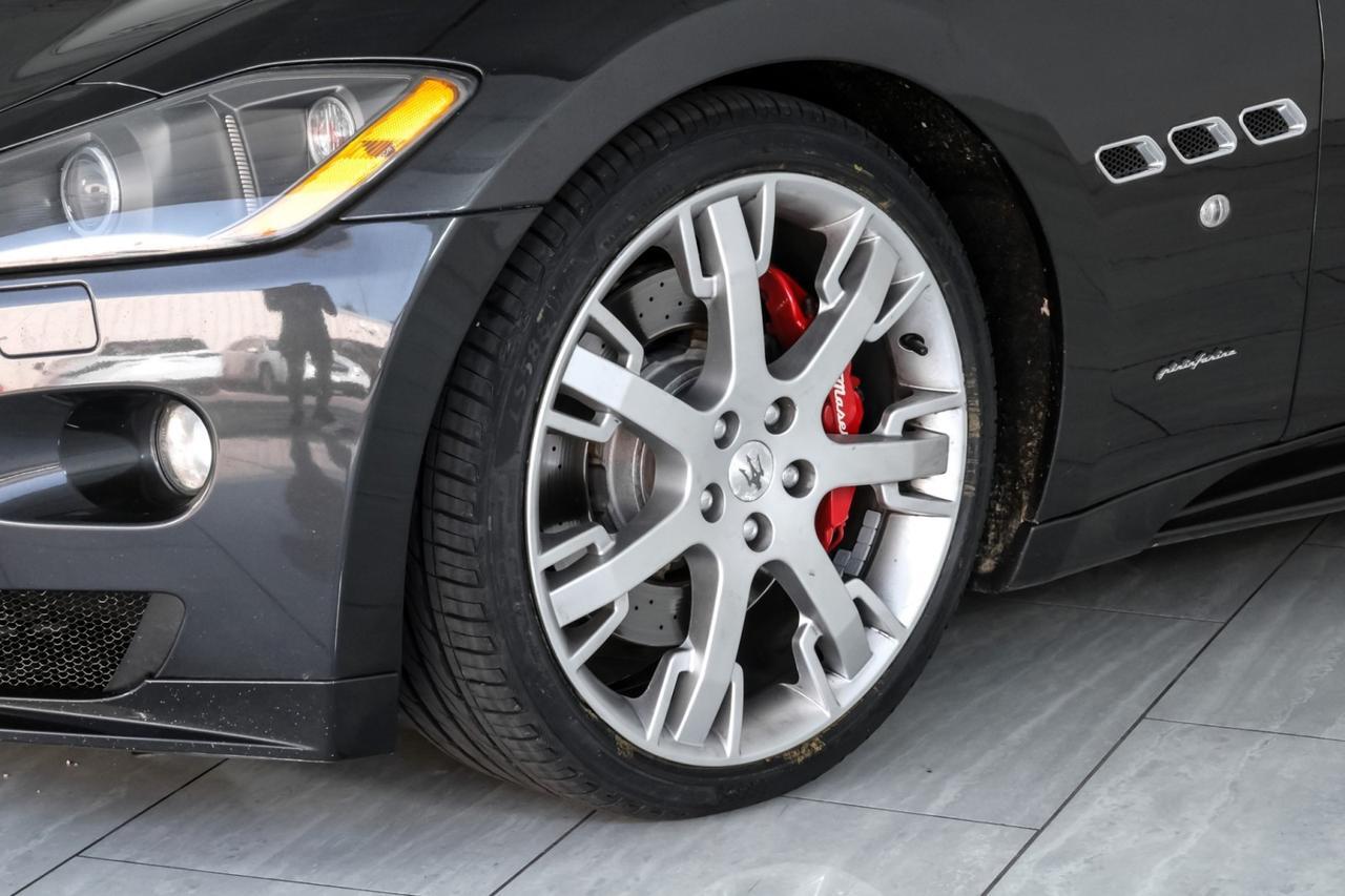 2011 Maserati GranTurismo S NAVIGATION LEATHER HEATED SEATS FRONT AND REAR PARKING SENSORS PADDLE SHIFTERS Carrollton TX