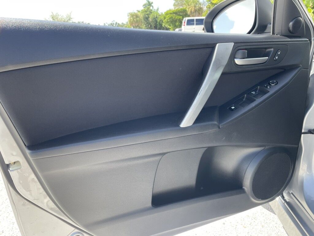 2011 Mazda Mazda3 S Sport~LOW MILES !!!!~CRUISE CONTROL~COLD A/C~SAFETY BRAKE PEDAL SYSTEM Sarasota FL