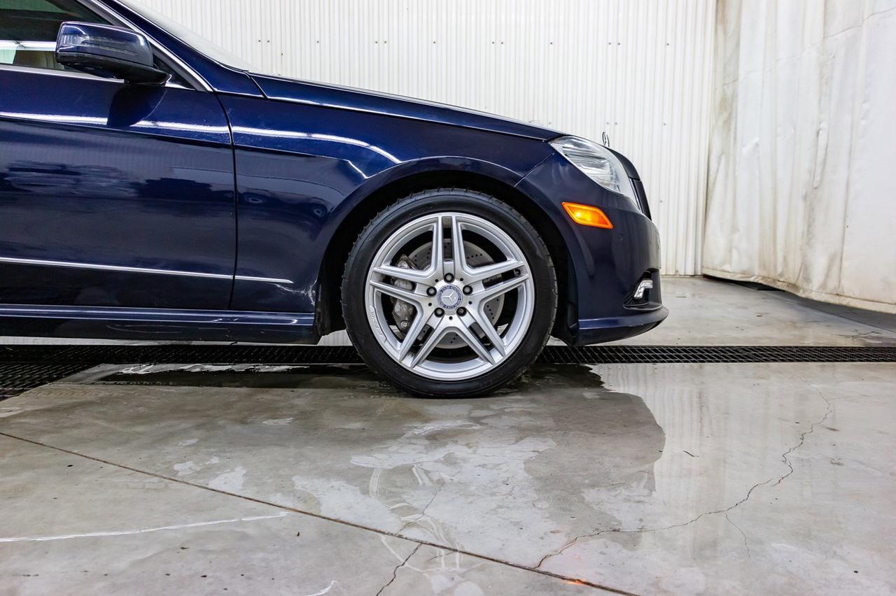 2011 Mercedes-Benz E-550 4Matic Luxury Edition Leather Roof Nav Red Deer AB