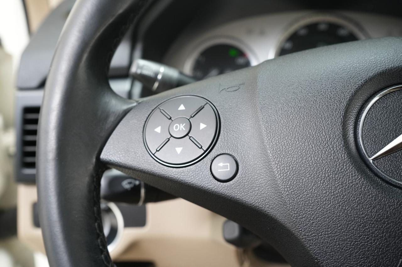 2011 Mercedes-Benz GLK 350 4MATIC AWD 1- Owner West Chester PA