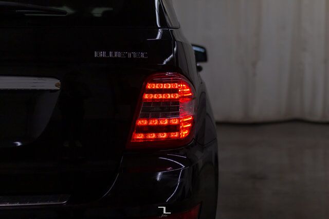 2011 Mercedes-Benz ML 350 4Matic BlueTec Diesel Leather Roof Nav Red Deer AB