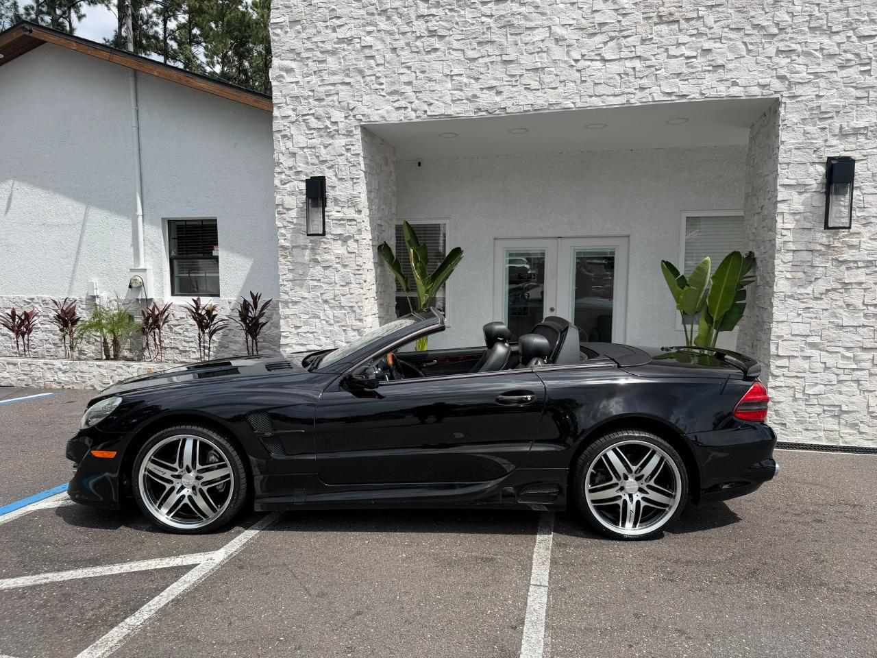 2011 Mercedes-Benz SL-Class 2dr Roadster SL 550