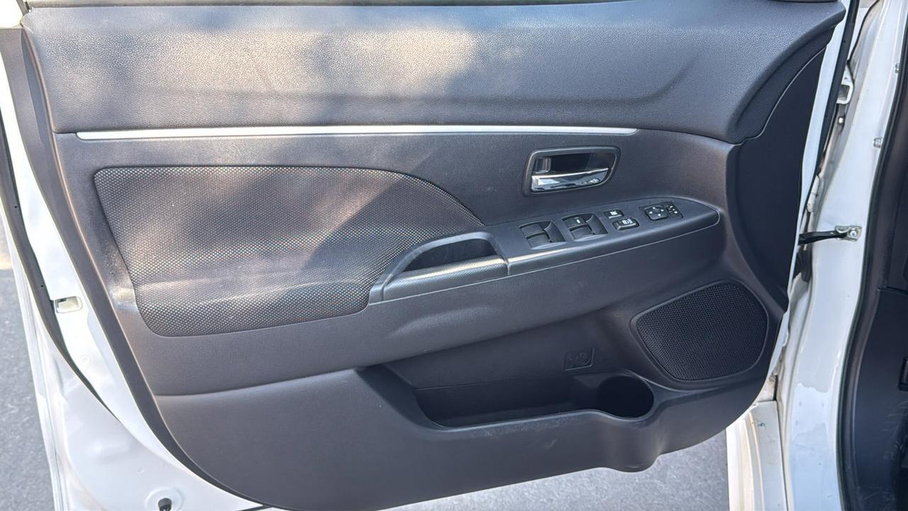 2011 Mitsubishi Outlander Sport ES  Selma TX