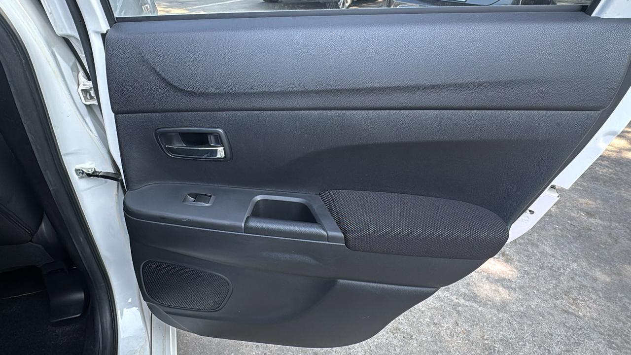 2011 Mitsubishi Outlander Sport ES  Selma TX