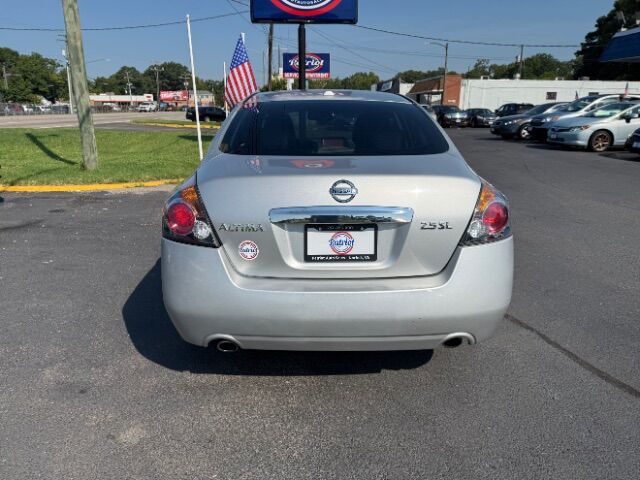 2011 Nissan Altima . Norfolk VA