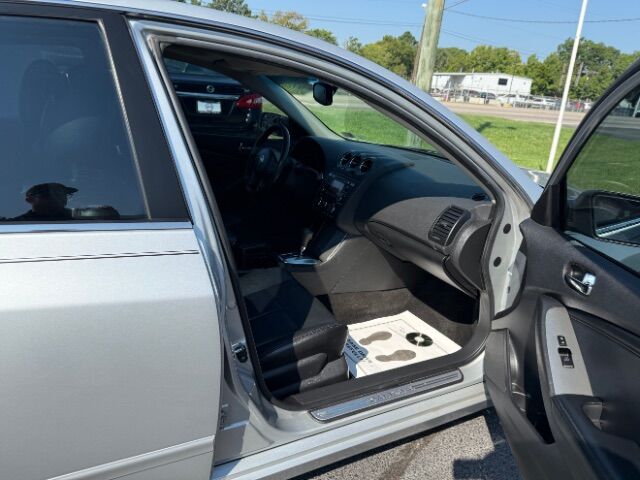 2011 Nissan Altima . Norfolk VA