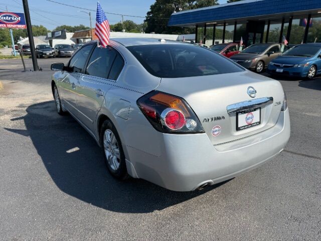 2011 Nissan Altima . Norfolk VA