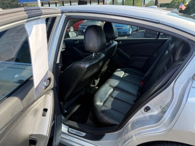 2011 Nissan Altima . Norfolk VA