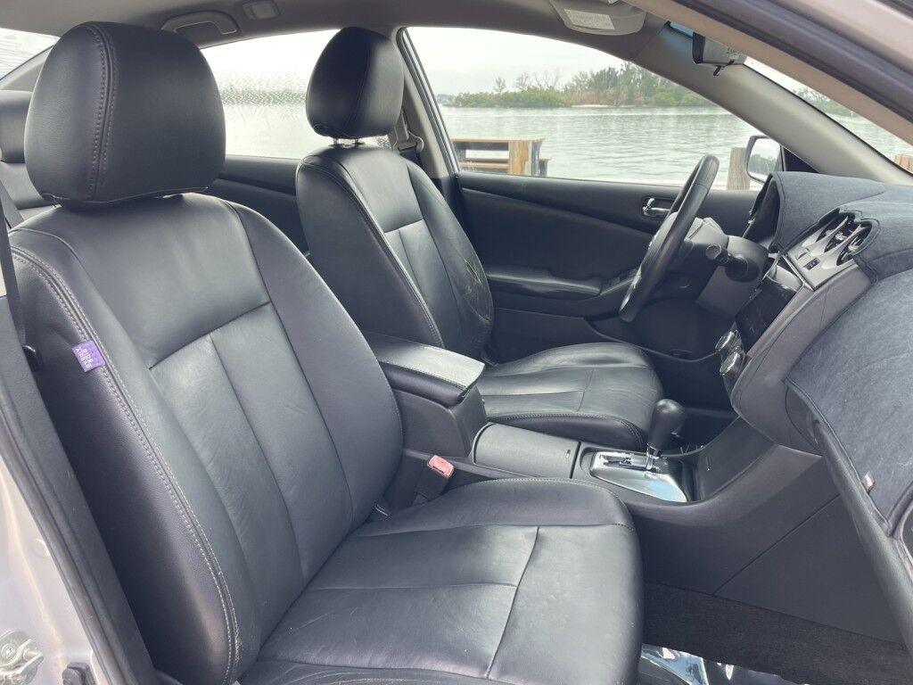 2011 Nissan Altima 2.5~CLEAN CAR~RELIABLE TRANSPORTATION~ONLINE FINANCE AND SHIPPING AVAILABLE!!! Sarasota FL