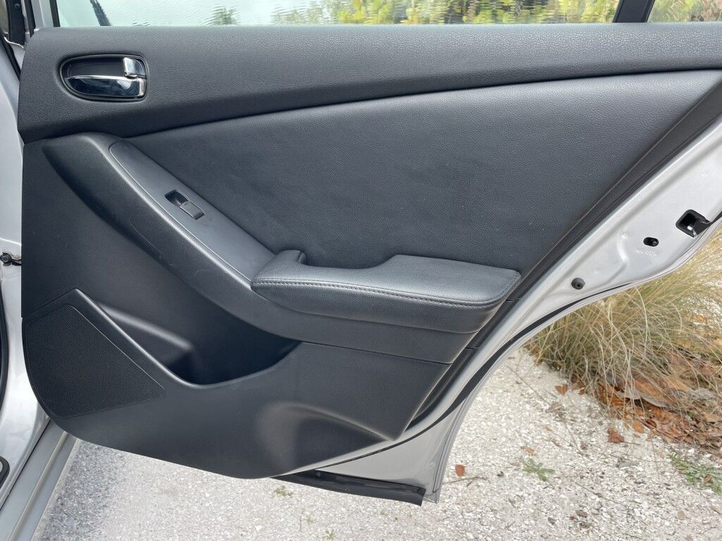 2011 Nissan Altima 2.5~CLEAN CAR~RELIABLE TRANSPORTATION~ONLINE FINANCE AND SHIPPING AVAILABLE!!! Sarasota FL