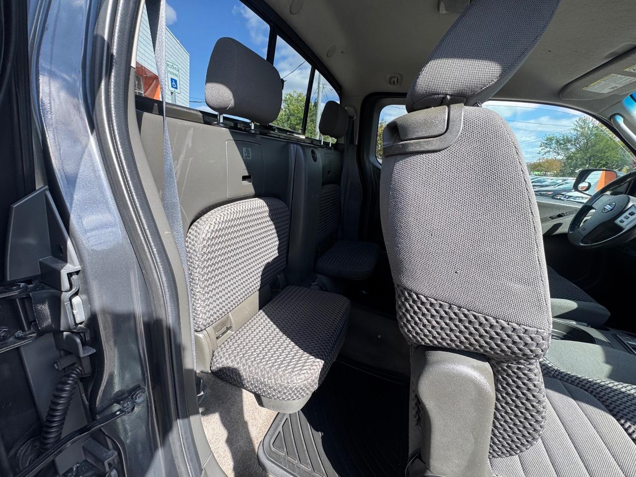 2011 Nissan Frontier SV I4 King Cab 2WD Austin TX