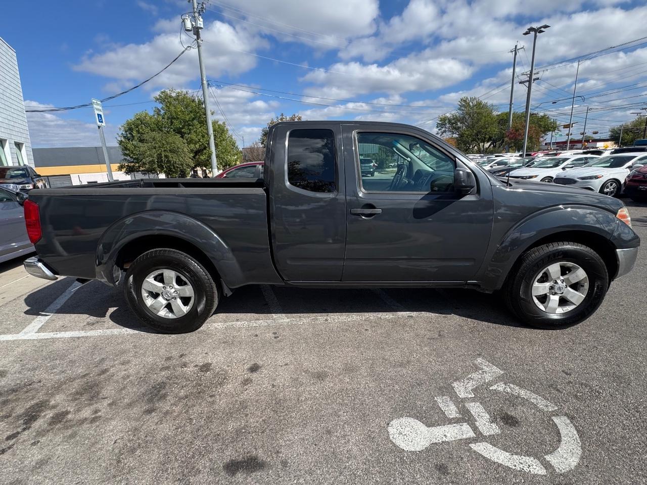 2011 Nissan Frontier SV I4 King Cab 2WD Austin TX