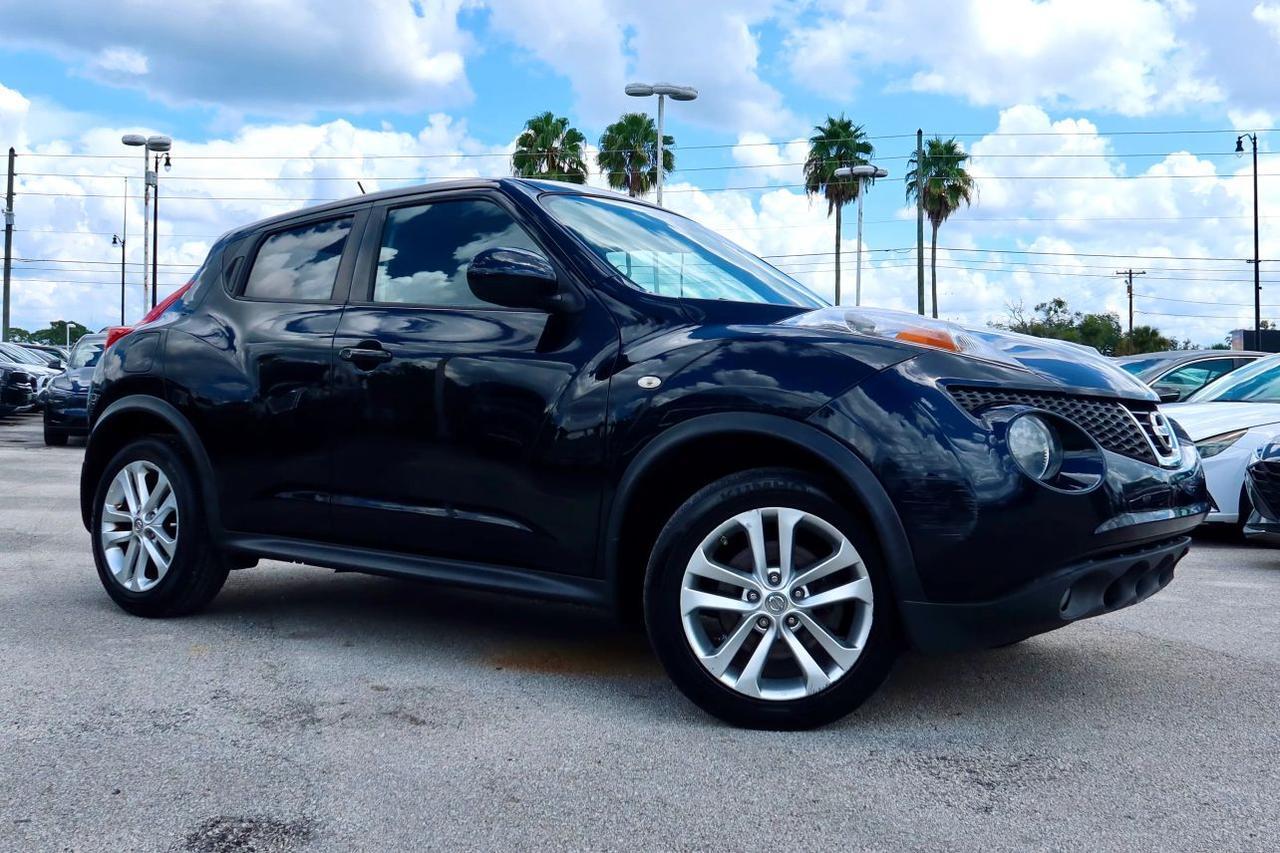 2011 Nissan JUKE SL Sport Utility 4D