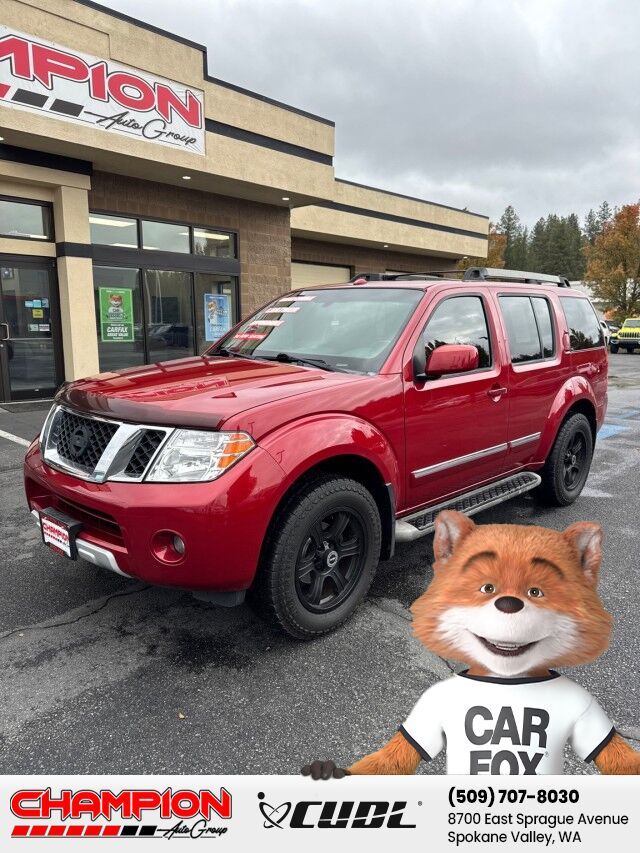 2011 Nissan Pathfinder LE
