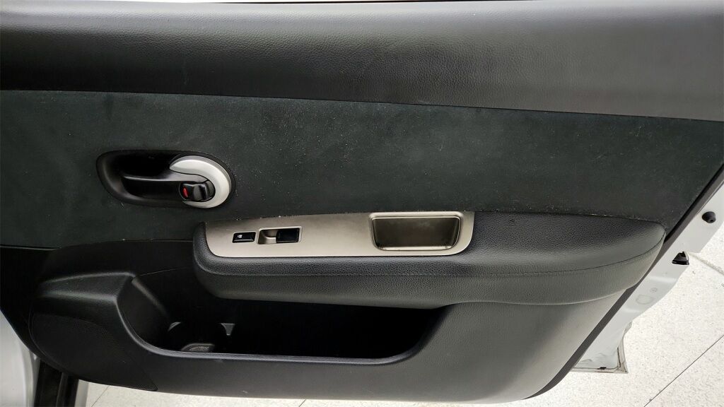 2011 Nissan Versa 1.8 S Laurel MD