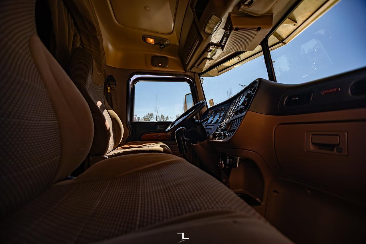 2011 Peterbilt 388 Truck Tractor Sleeper Heavy Spec Diesel Red Deer AB