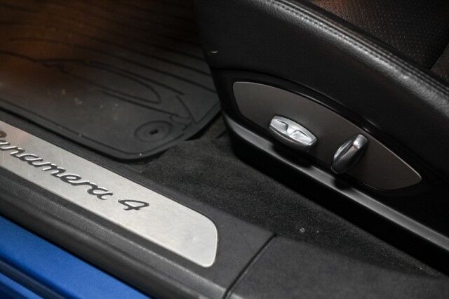 2011 Porsche Panamera Base photo 27