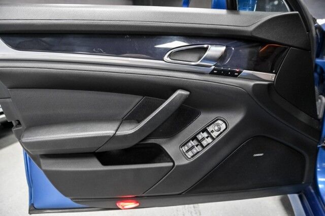 2011 Porsche Panamera Base photo 8