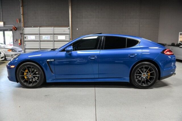 2011 Porsche Panamera Base photo 2