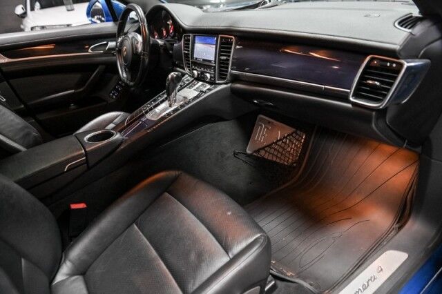 2011 Porsche Panamera Base photo 28