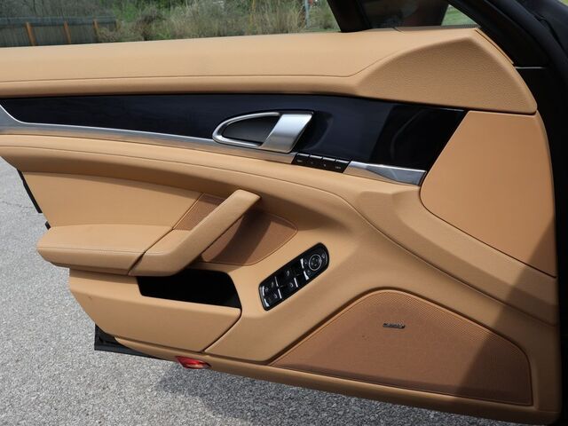 2011 Porsche Panamera 4 Oshkosh WI