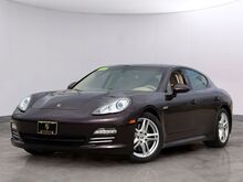 2011_Porsche_Panamera_4_ Oshkosh WI