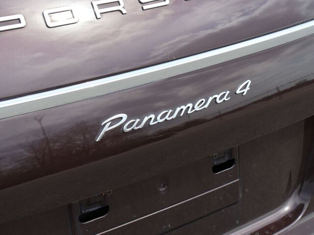 2011 Porsche Panamera 4 Oshkosh WI