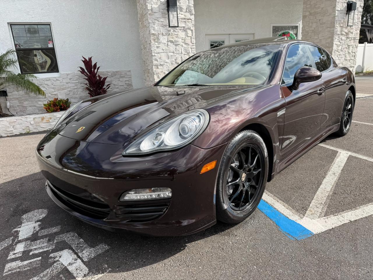2011 Porsche Panamera 4dr HB