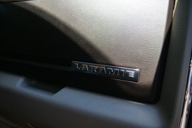 2011 Ram 1500 Laramie 4X4 / 5.7L V8 / Heated & Cooled Seats! High Point NC