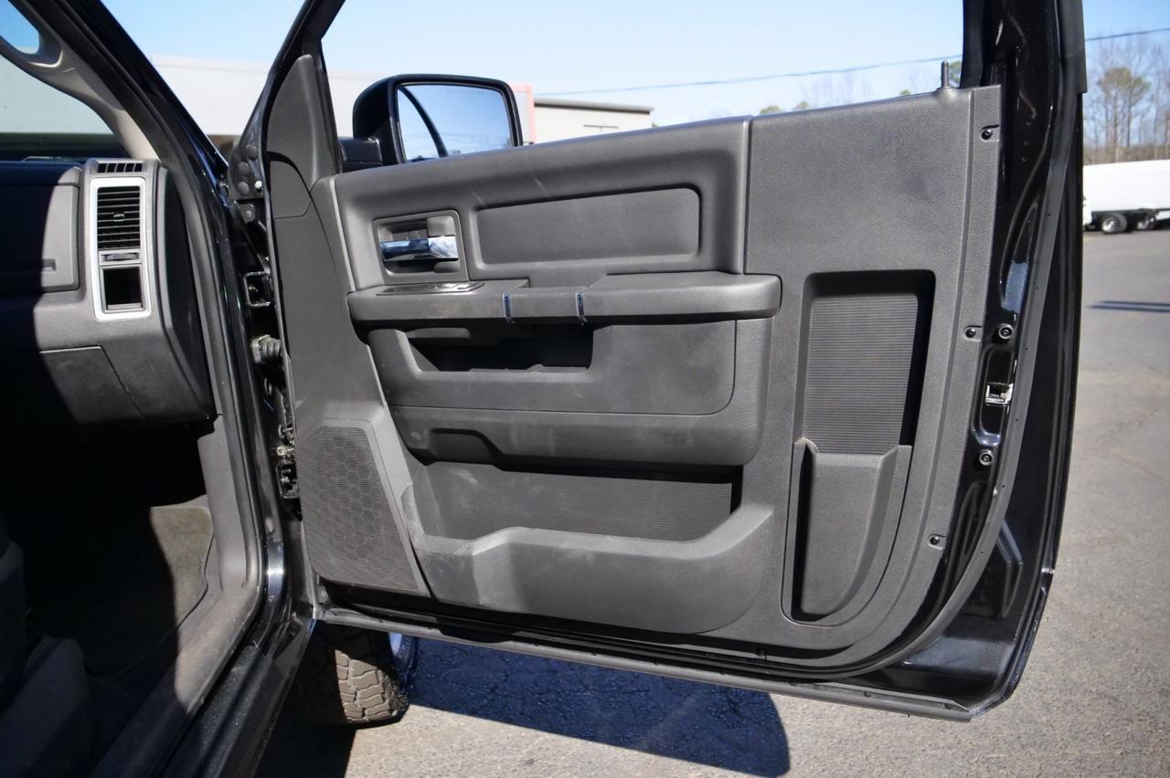 2011 Ram 1500 Sport 4X4 / 5.7L V8 / Performance Hood! Lincolnton NC