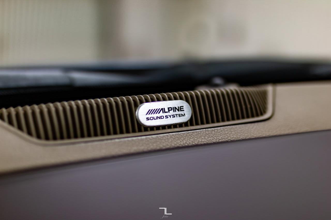 2011 Ram 2500 4x4 Crew Cab Laramie Diesel Leather Roof Nav Red Deer AB