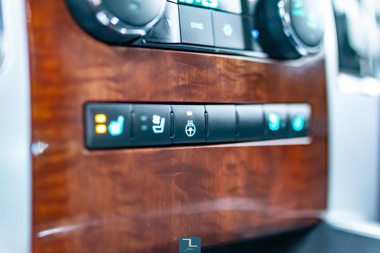 2011 Ram 2500 4x4 Crew Cab Laramie Diesel Leather Roof Nav Red Deer AB